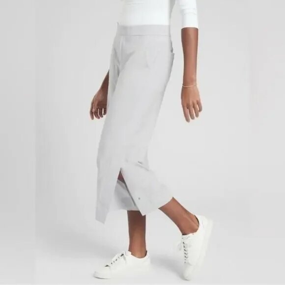 ATHLETA Tribeca Side Snap Wide Leg Crop Pants in Silver Gray Size 10 - Picture 3 of 11